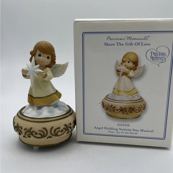 Precious Moments Angel Holding Nativity Star Musical plays joy to the world new - Picture 1 of 5